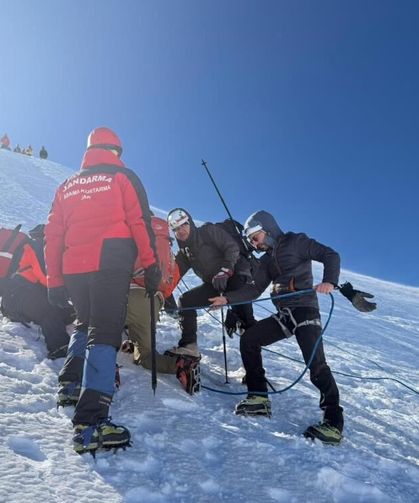 Uludağ'da mahsur kalan 2 kadın kurtarıldı