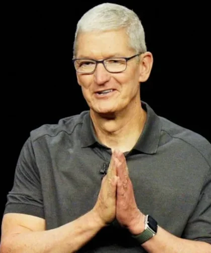 Apple CEO'su Tim Cook görevinden ayrılıyor