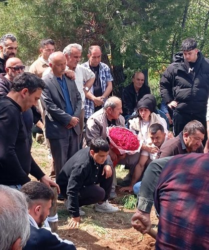 Gelin çiçeği, damadın mezarına konuldu