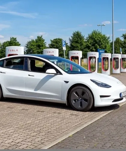 Tesla'dan şarj istasyonlarındaki yoğunluğa ilginç çözüm: Sanal kuyruk