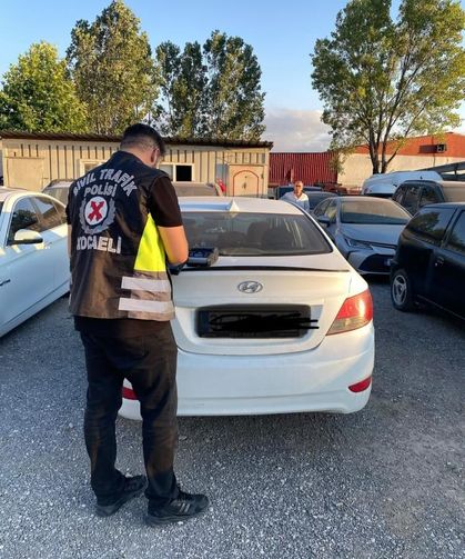 Kocaeli'de korsan taksi sürücüsü ve yolcuya ceza