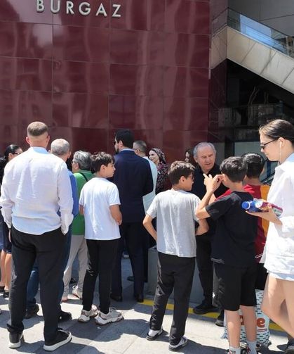 Esenyurt'ta 15 yıldır dairelerini alamayan konut mağdurları eylem yaptı