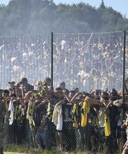 Fenerbahçe’yi binlerce taraftar yalnız bırakmadı