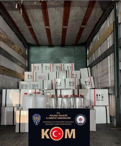 Kocaeli'de 2 bin 400 litre kaçak etil alkol ele geçirildi
