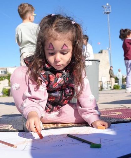 Sinop'ta çocuklar Filistinli yaşıtları için çizdi
