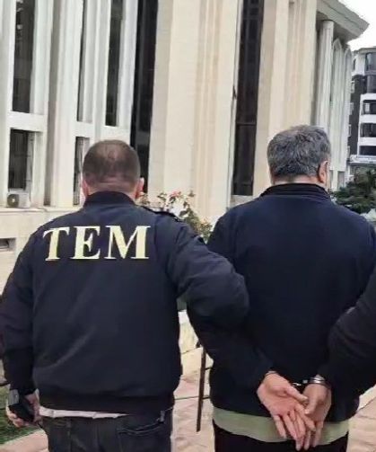 Resim öğretmeni sosyal medya paylaşımı sebebiyle tutuklandı