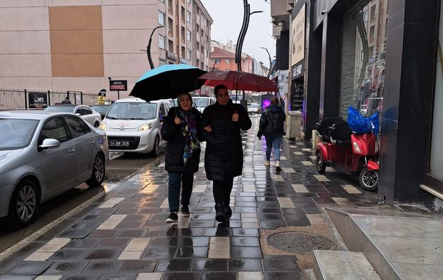 Bolu yağmura teslim oldu, vatandaşlar zor anlar yaşadı...