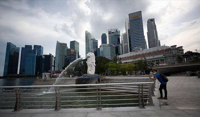 Singapur'da Covid-19 vakaları yüzde 75 arttı: Bakanlık maske takılmasını istedi