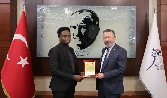 KBÜ Rektörü Kırışık Afrikalı öğrencilerle bir araya geldi