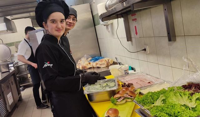Akçakocalı öğrenciler Avrupa’da staj yapıyor