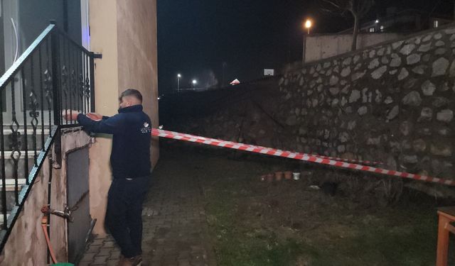 Safranbolu'da sitenin istinat duvarı çöktü