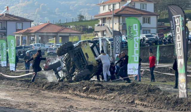 Off-Road yarışında heyecanlandıran kaza