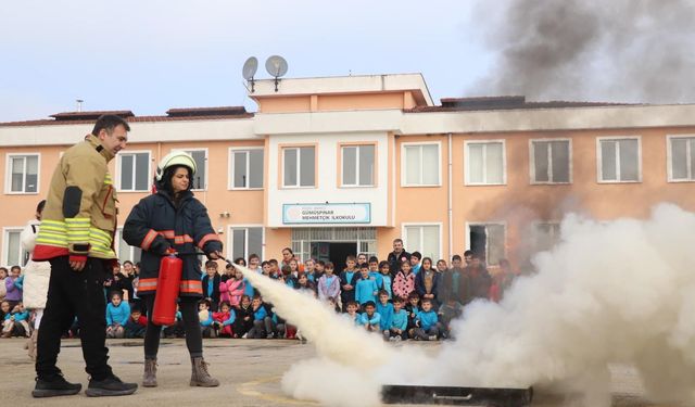 Öğrencilere yangın eğitimi