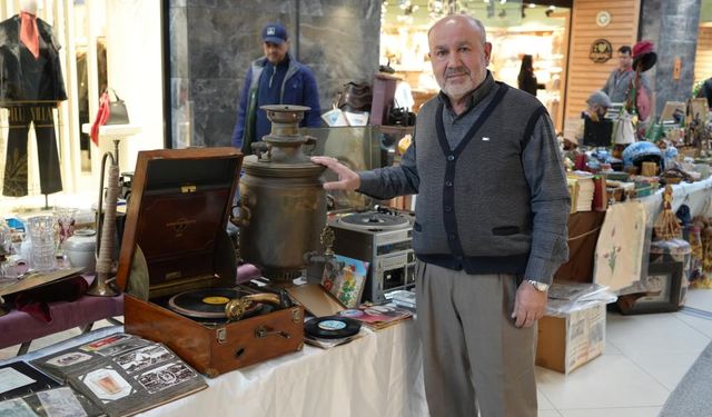 Osmanlı el yazmalarından 100 yıllık semavere kadar her şey antika festivalinde