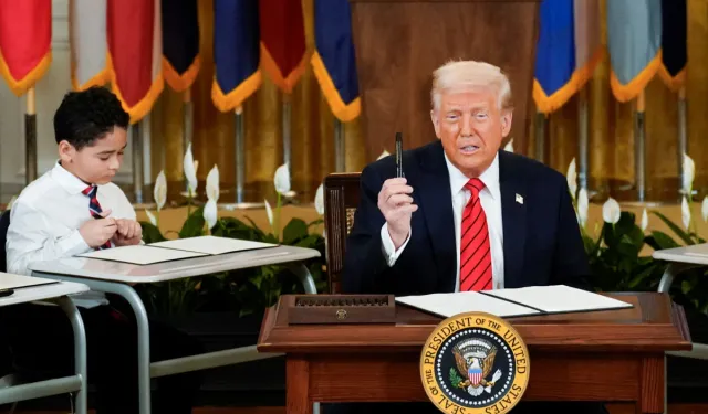 Donald Trump imzayı attı: ABD'de Eğitim Bakanlığı kapatıldı