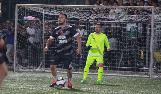 Pelitçik Köyü Nefes Kesen Penaltı Savaşıyla Son 8’de!