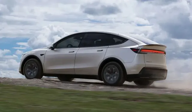 6 koltuklu Tesla Model YL tanıtıldı: İşte fiyatı