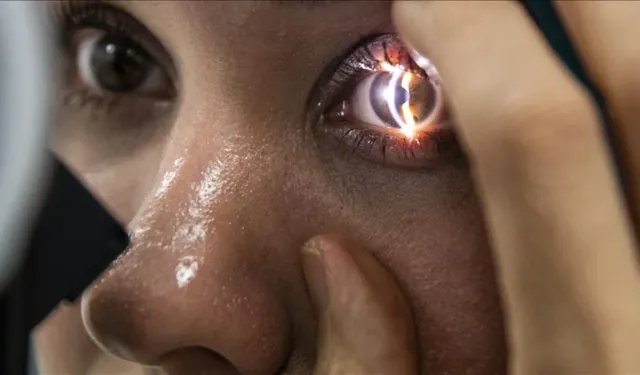 Göz tedavisinde yeni yöntem: Lazer yerine elektrik akımı