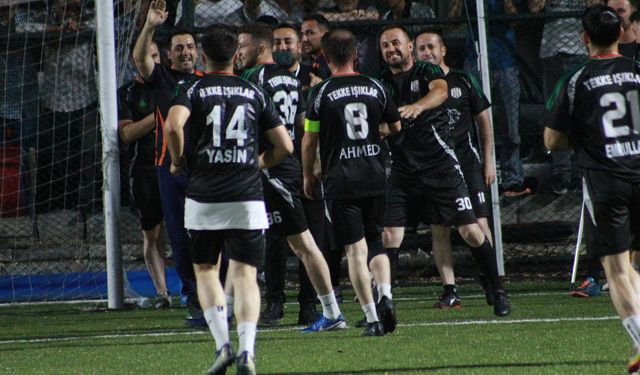 Tekke Işıklar Köyü Fırtına Gibi Esti: 7-1’lik Galibiyetle Son 16’da!