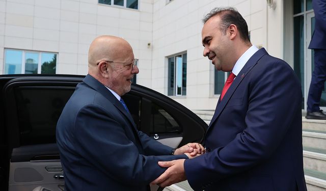 Bakan Kacır, Suriyeli mevkidaşı ile bir araya geldi