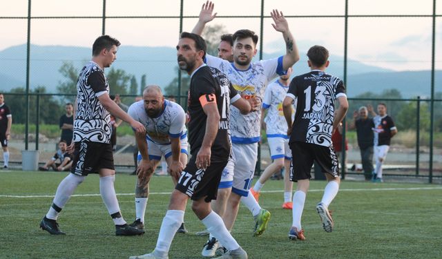 Futbol Şöleni Devam Ediyor: 32 Takım Kura Heyecanına Hazır