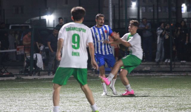 Sercan ve Semih Sahne Aldı, Tekke Dere Turu Geçti