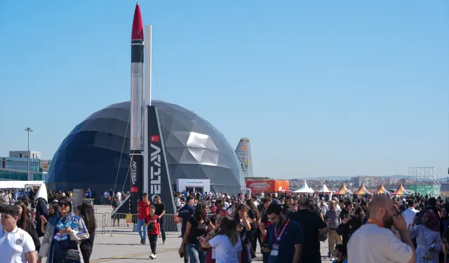 TEKNOFEST İstanbul kapılarını açtı: Solotürk ve Hürkuş nefes kesti