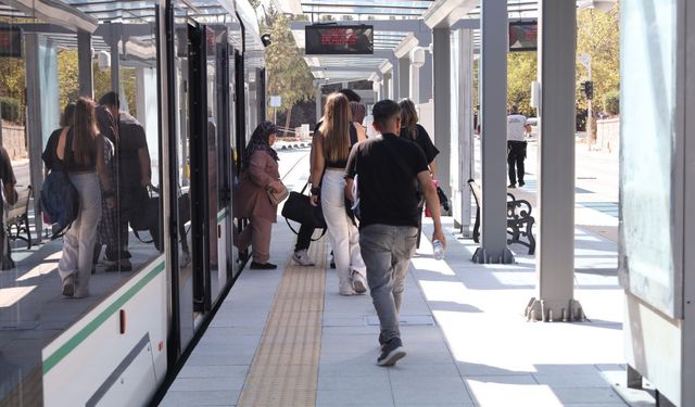 Tramvay hattı bölgeye nefes aldırdı