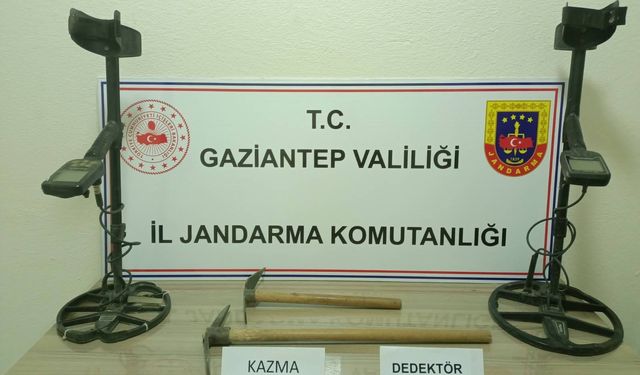 Kaçak kazı yapan 2 şahsı jandarma suçüstü yakaladı