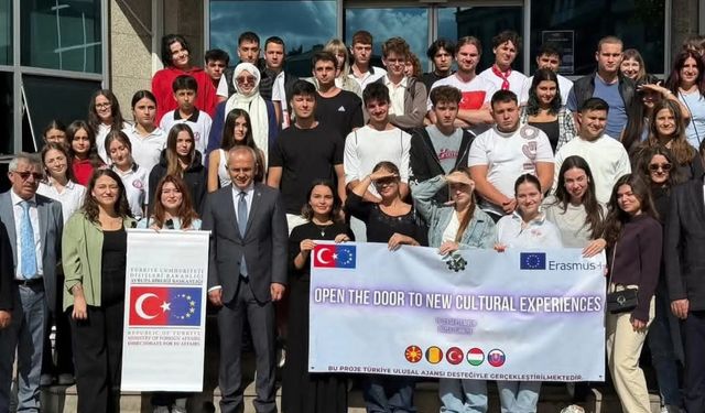 38 yabancı genç Akçakoca'da bir araya geldi
