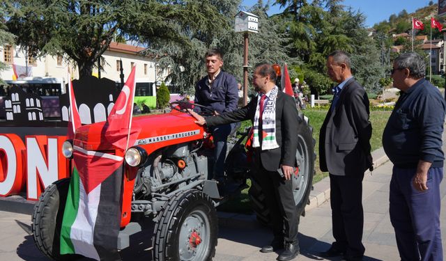 Kastamonulu çiftçi, Gazze'ye destek için traktörünü satışa çıkardı