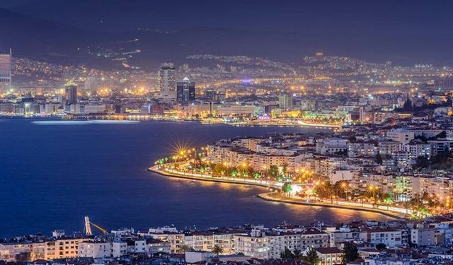 İzmir'in Tatlı Sırrı İfşa Oldu: Bu Tarifi Deneyen Pastaneye Gitmiyor
