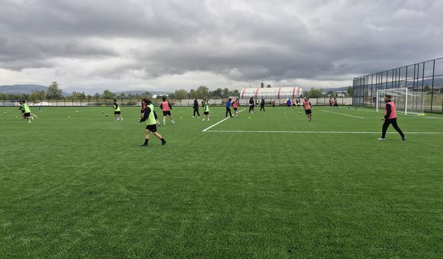 Karaçayır 3 Nolu Sentetik Çim Saha Kullanıma Sunuldu