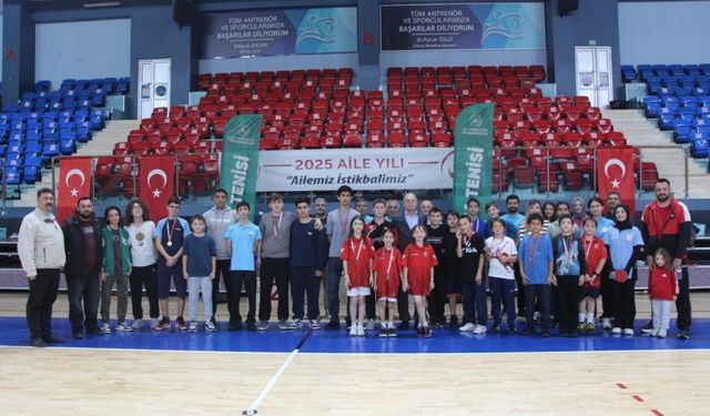 Düzce'de Masa tenisi turnuvasının şampiyonları belli oldu