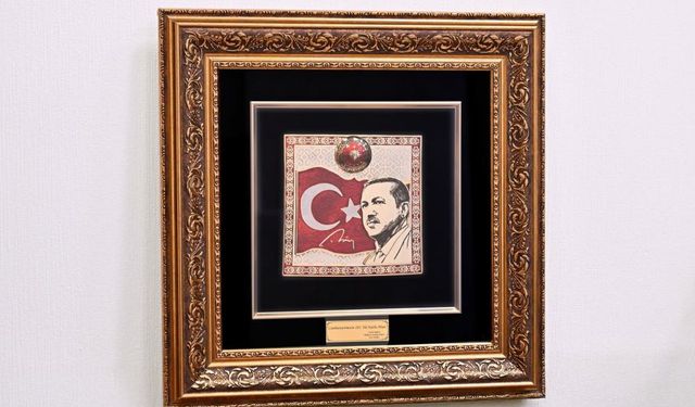 MHP Genel Başkanı Bahçeli'den Cumhurbaşkanı Erdoğan'a hediye