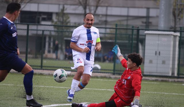 Kıbrıscıkspor’un Genç Kalecisi Parlıyor!