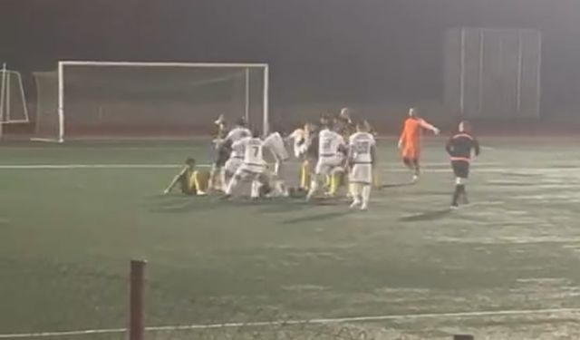 Amatör maçta futbolcular tekme tokat birbirine girdi