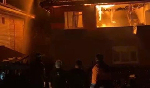 Karabük’te iki katlı evde korkutan yangın