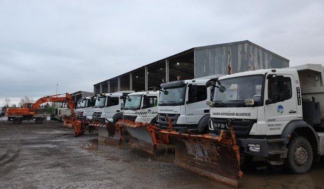 Büyükşehir kar mesaisine hazır: 49 araç ve 98 personel teyakkuza geçti