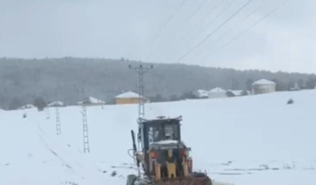 Karabük’te kar yağışı nedeniyle 109 köy yolu ulaşıma kapandı