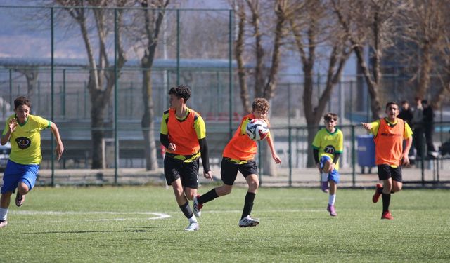 Bolu’da Okul Sporları Futbol Yıldızları Müsabakaları Başladı