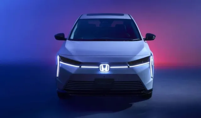 Honda'nın ikonik hibrit modeli Insight, elektrikli olarak geri döndü