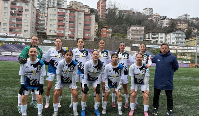 Gençlikspor U17 Kızlar Play-Off Biletini Lider Olarak Aldı