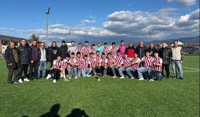 U18 Ligi’nde Şampiyon 14 Futbol Kulübü Kupasına Kavuştu