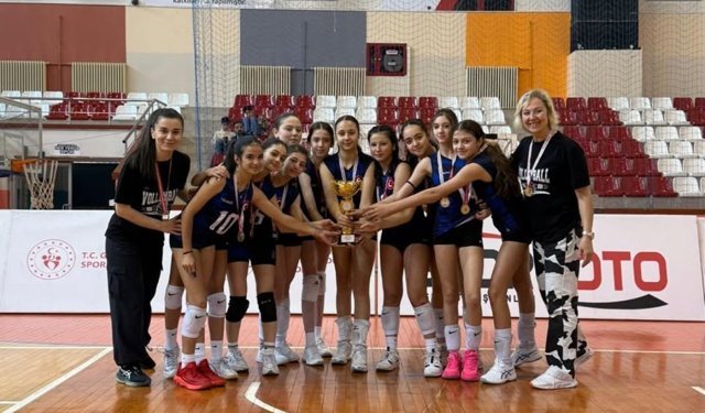 Midi Sultanlar Zirvede: Bolu Gençlikspor’dan Büyük Başarı