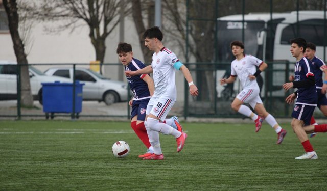 14 FK U16 da 10 puanla ligi tamladılar