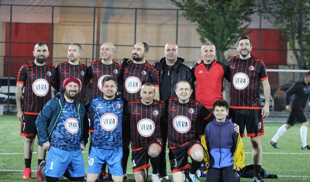 Blackbağ, Eski Alem Karşısında 4 Golle Kazandı