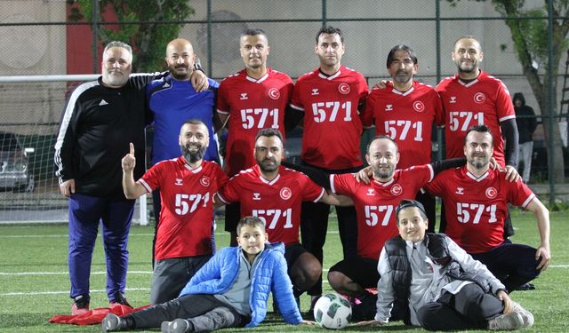 Eski Alem Direndi, Lider 1453 Osmanlı Kazandı
