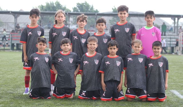 14 Futbol Kulübü'nden Namağlup Liderlik