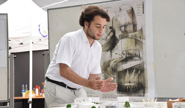 Mimarlık bölümü öğrencilerinden final jürisi ve proje sergisi